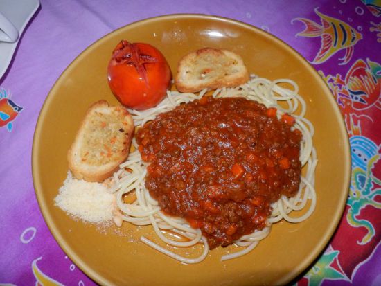 süße Spaghetti mit Bolognese