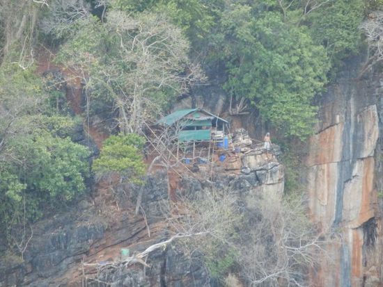 Einsiedler beim Angeln