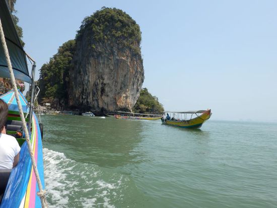 mit dem Longtail geht es an Land