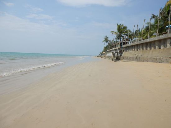 ...aber der Strand ist klasse..schöner weicher Sand...und tolles Wasser.....