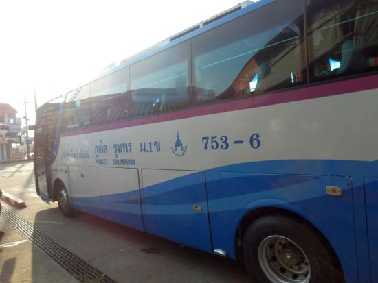 der klimatisierte Reisebus