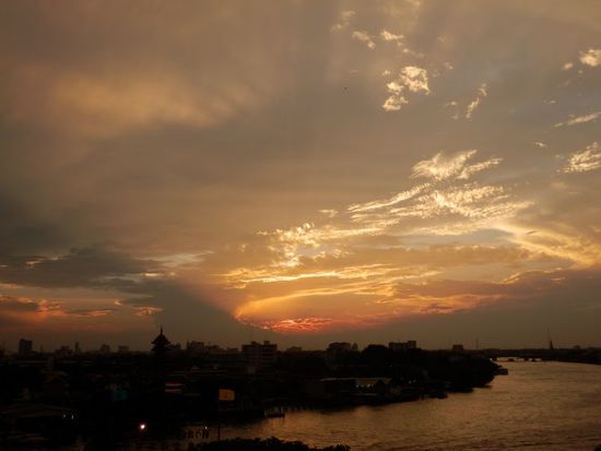 Abendstimmung über Bangkok