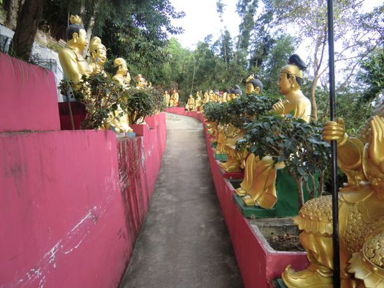 .....ne doch nicht.........und weiter.......