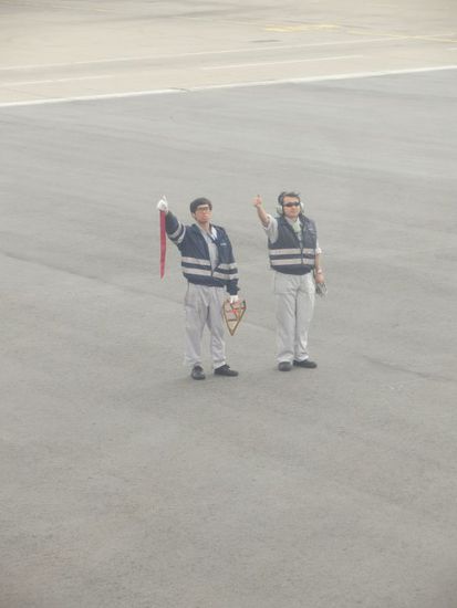 2 Mann bestätigen, dass alles ok ist.....also kann es los gehen !!! 