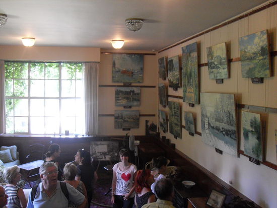 Das Atelier / Wohnzimmer - und Mademoiselle mittendrin 