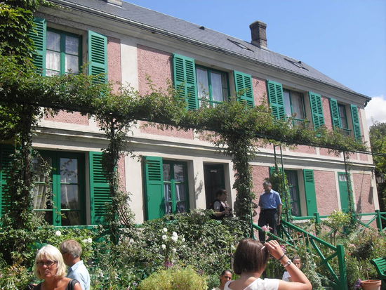 Noch ein letztes Mal die Fassade des Hauses, dann gehts weiter 