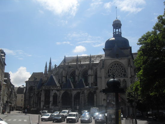 Auch eine pompöse Kathedrale durfte in Dieppe natürlich nicht fehlen 