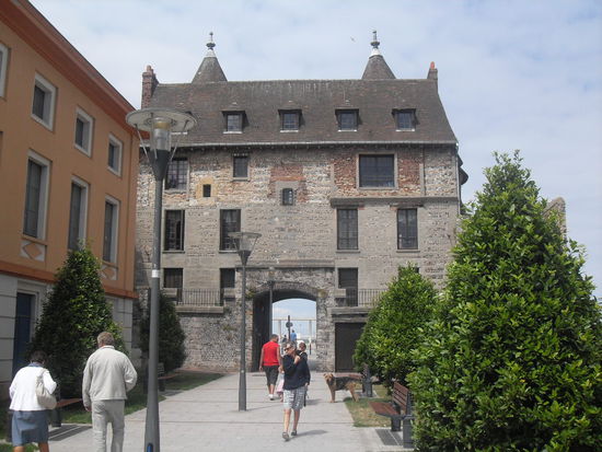 Dieppe ist vor allem gekennzeichnet durch Bauten der Vergangenheit ...