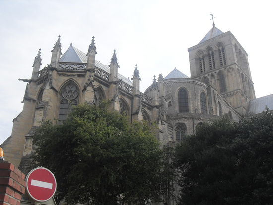 Fécamps Kathedrale war gigantisch groß und passte auf kein einzelnes Foto!