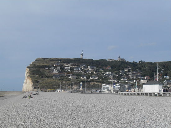 Die Nordostseite des Strandes ...