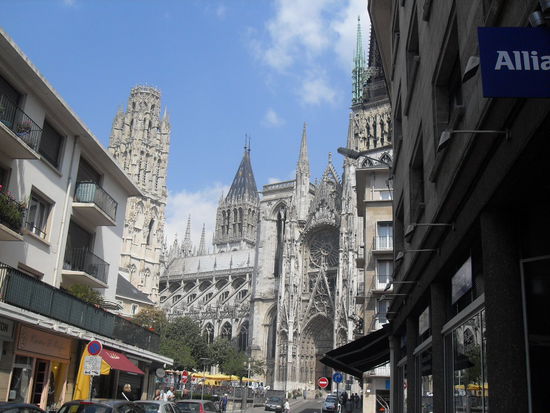 Die mächtige Cathédrale Notre-Dame.