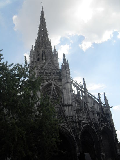 St. Maclou - keine 100 Meter entfernt das nächste Gotteshaus, welches ebenfalls sehr imposant erschien.