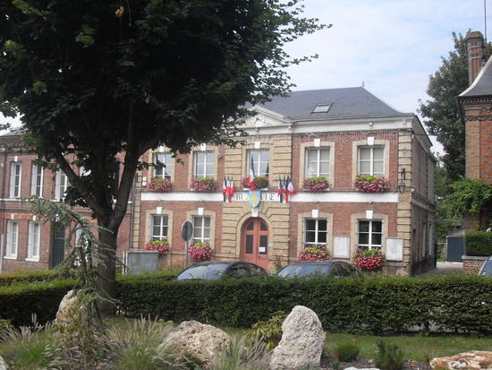 Nicht die Abtei, aber dafür das schön anzusehende Rathaus von Jumièges.