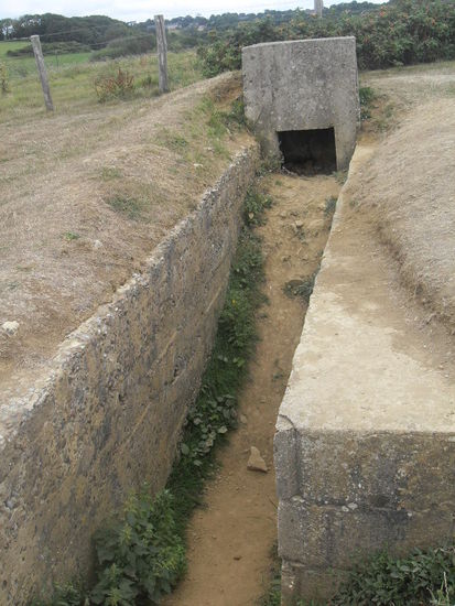 Hier ist noch der Schützengraben erkennbar