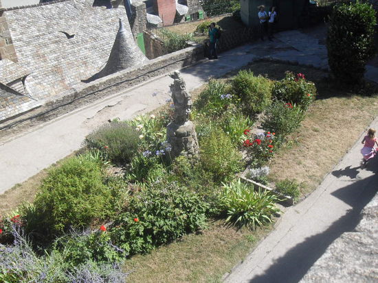 Auch Grünflächen finden auf dem Mont ihren Platz.