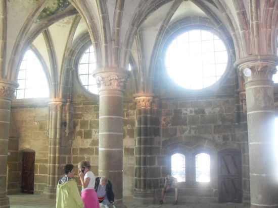 Der Schreibsaal der Mönche, der allerdings nur als Bibliothek genutzt wurde - erkennbar an den hellen, großen Fenstern.