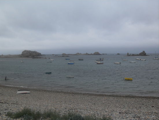 Ein Blick auf das bretonnische Meer, mit passendem Wetter.