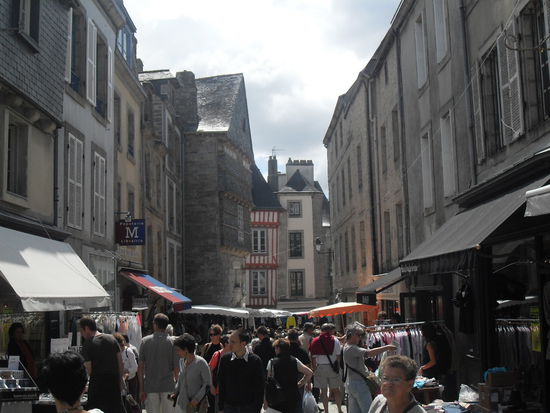Wieder einmal bestimmen schöne alte Fachwerkhäuser das Stadtbild im Zentrum