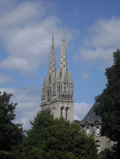 Die das Stadtbild prägende Kathedrale ...