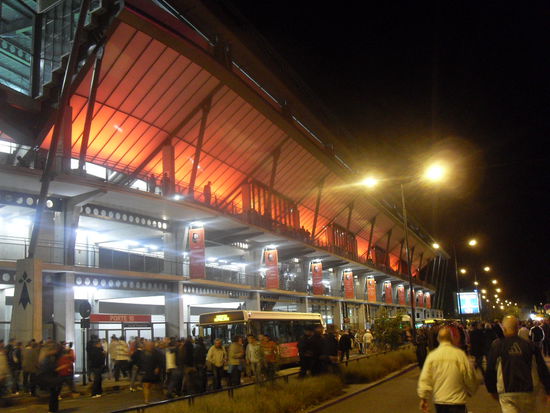Das Stadion von außen.