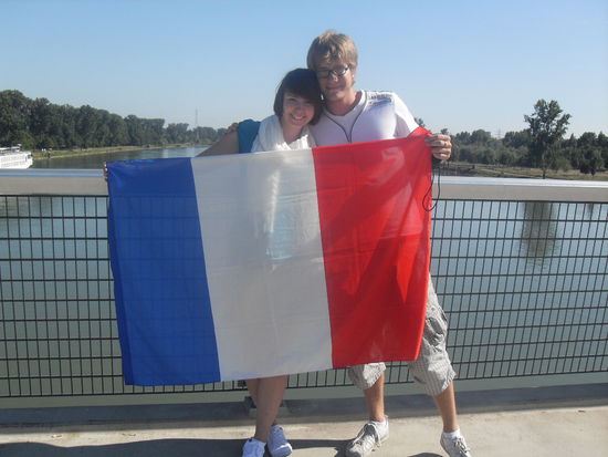 Wir überqueren per Fußgängerbrücke die Deutsch - Französische Grenze!