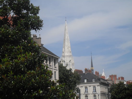 Der in der Stadt omnipräsente Kathedralenturm