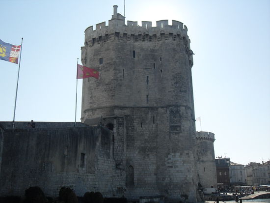 Einer der beiden alten Türme ...