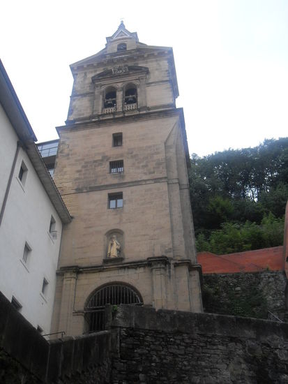 Los ging es mit diesem Turm