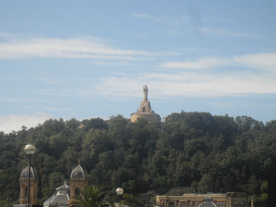 Die Statue auf dem Mont Urgull
