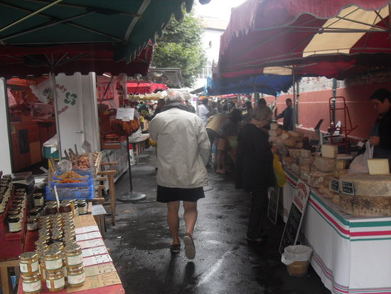 Wieder mal eine riesige Käsetheke.