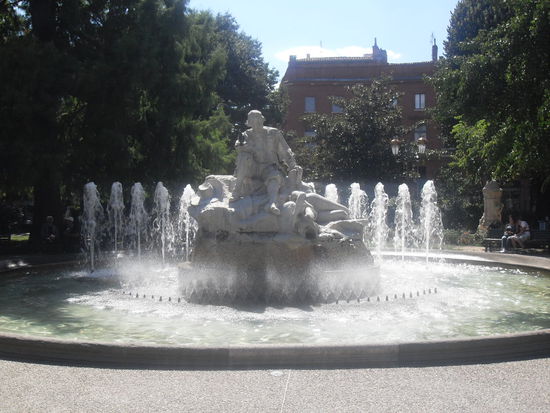 Der Springbrunnen auf dem Place Wilson - ein wunderschöner Ort!