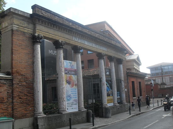 Der Eingang zum Jardin des Plantes macht optisch einiges her.