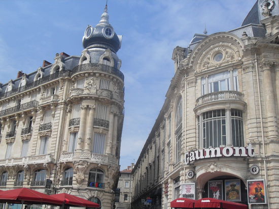 ... einfach abermals ein Musterbeispiel für französische Architektur!