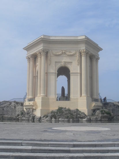 Hier zuerst nochmal der Wasserturm von Nahem ...