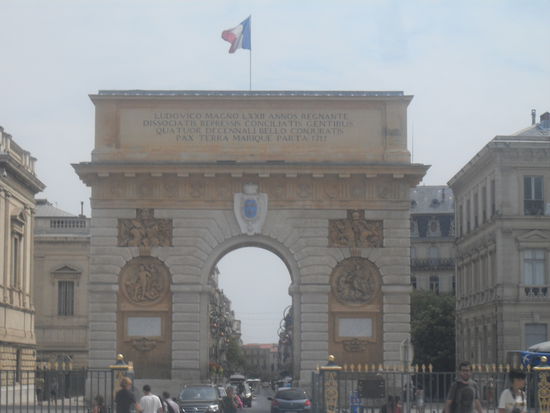 ... sowie an dieser Stelle nochmal der Triumphbogen.