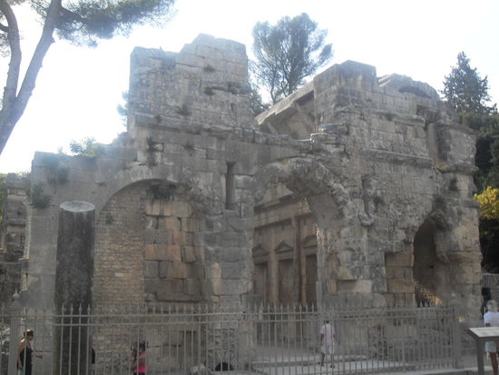 Schließlich fanden wir den Temple de Diane, ein Zeugnis der römisch geprägten Vergangenheit.