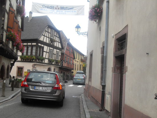 Enorm enge Straßen und dann Franzosen in ihren Autos - hoher Schwierigkeitsgrad!