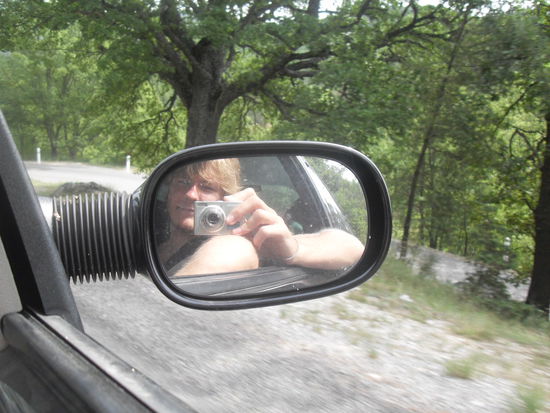 Momentan wird Doro von mir gezwungen, mehr Auto zu fahren, da ich auch keine Lust darauf habe, ihr persönlicher Chauffeur zu sein. Faulheit darf nicht noch belohnt werden!
Für mich hingegen die Möglichkeit, mal die Beine hochzulegen und zu entspannen.
Will, bzw. kann wer meiner Freundin die Faulheit austreiben?!?!?