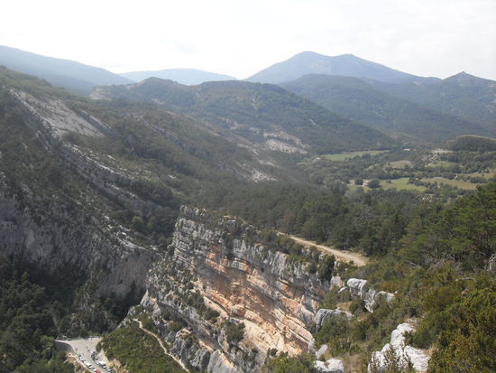 Ich persönlich habe mir an dieser Stelle eine 360 Grad Kamera gewünscht, die Gerüche, Winde und so weiter mit einfängt - vielleicht gibt es solche Wunderwerke ja in der Zukunft ;D