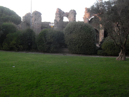 ... sowie das Amphitheater, an welchem gebaut wurde, hauten uns kein bisschen vom Hocker.