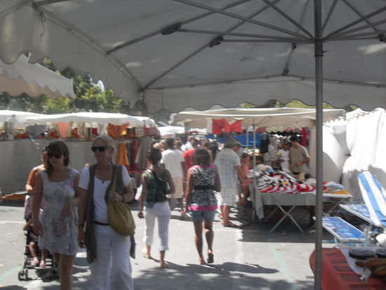 Es war Markt als wir in St. Tropez ankamen.