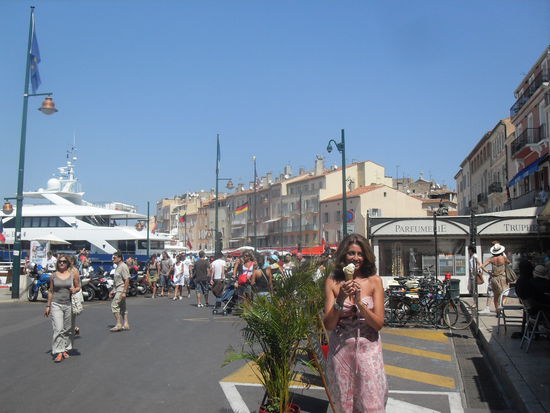 Die Promenade...hier findet man vor allem teure Restaurants.