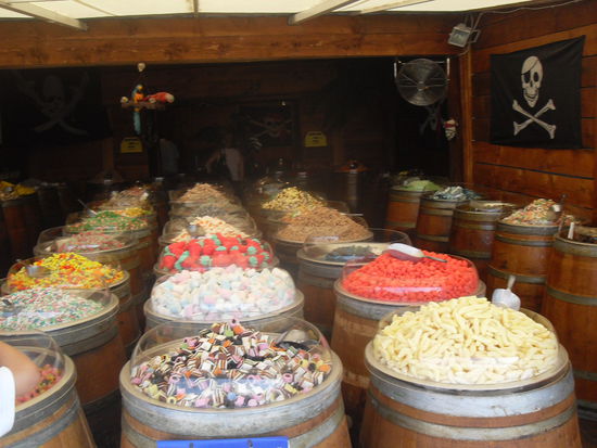 Rickys Traumladen mit ganz vielen Gummibärchen! 