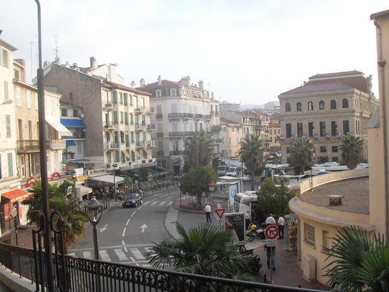 Die Kreuzung am Busbahnhof.