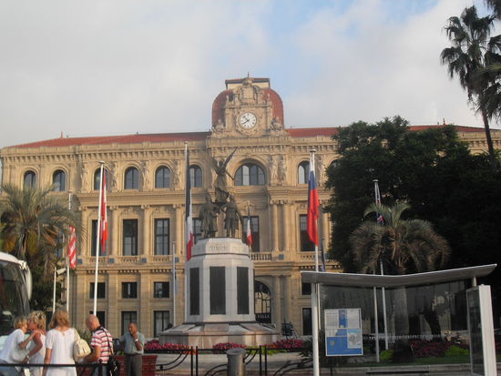 Das Hôtel de Ville von Cannes.