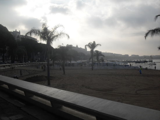 Die schöne Strandpromenade.