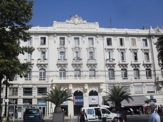 Eigentlich würden wir ja viel lieber in solchen Hotels wohnen. 