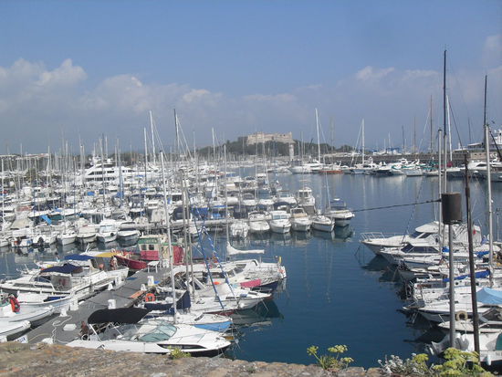 Der Hafen von Antibes.