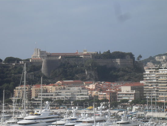 Irgendwo da oben ist er - der Fürstenpalast!