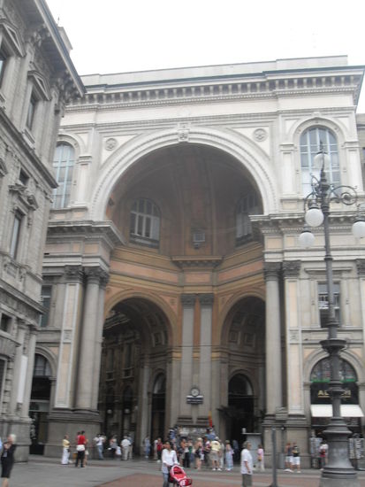 Um zur Piazza Duomo zu gelangen, kreuzten wir die Gallerie Vittorio Emmanuelle.